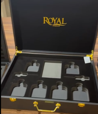 شنطة فارغة لتيسترات عطور شخصية 100مل